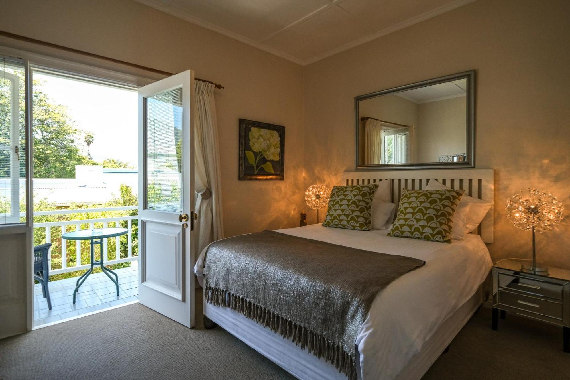 Oude Berg Guesthouse - 10 Caledon Street Джордж Стая снимка