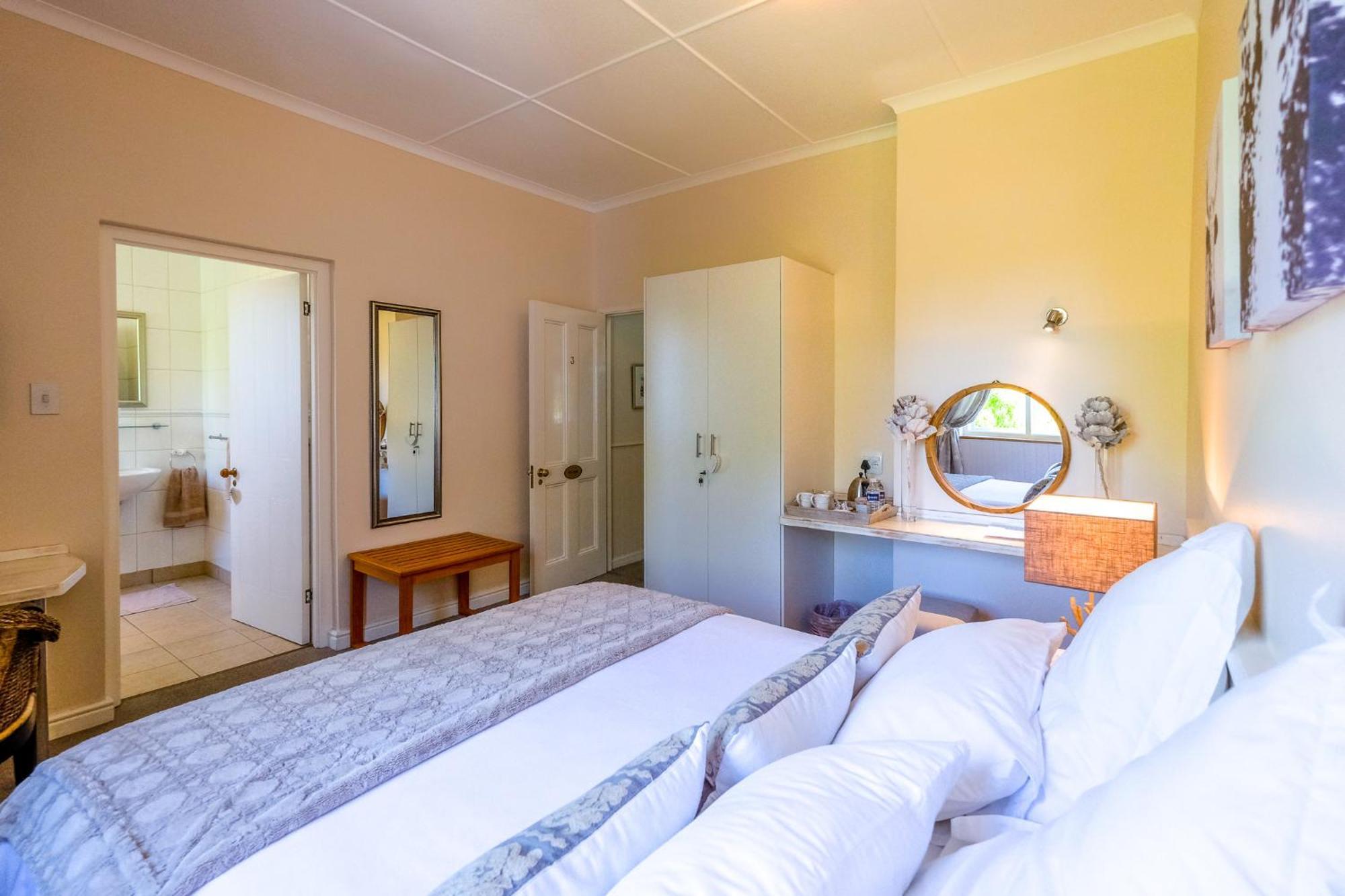 Oude Berg Guesthouse - 10 Caledon Street Джордж Стая снимка