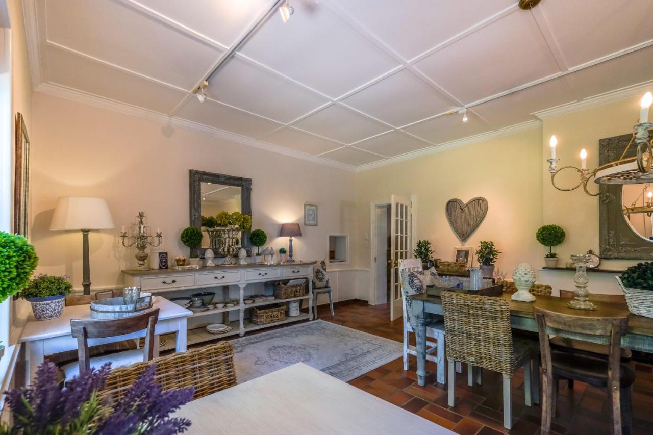 Oude Berg Guesthouse - 10 Caledon Street Джордж Екстериор снимка