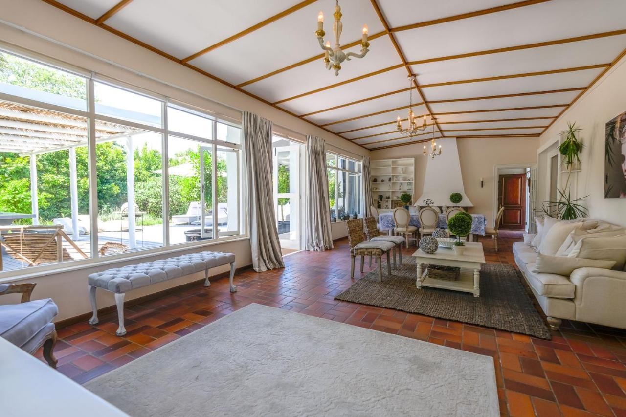 Oude Berg Guesthouse - 10 Caledon Street Джордж Екстериор снимка