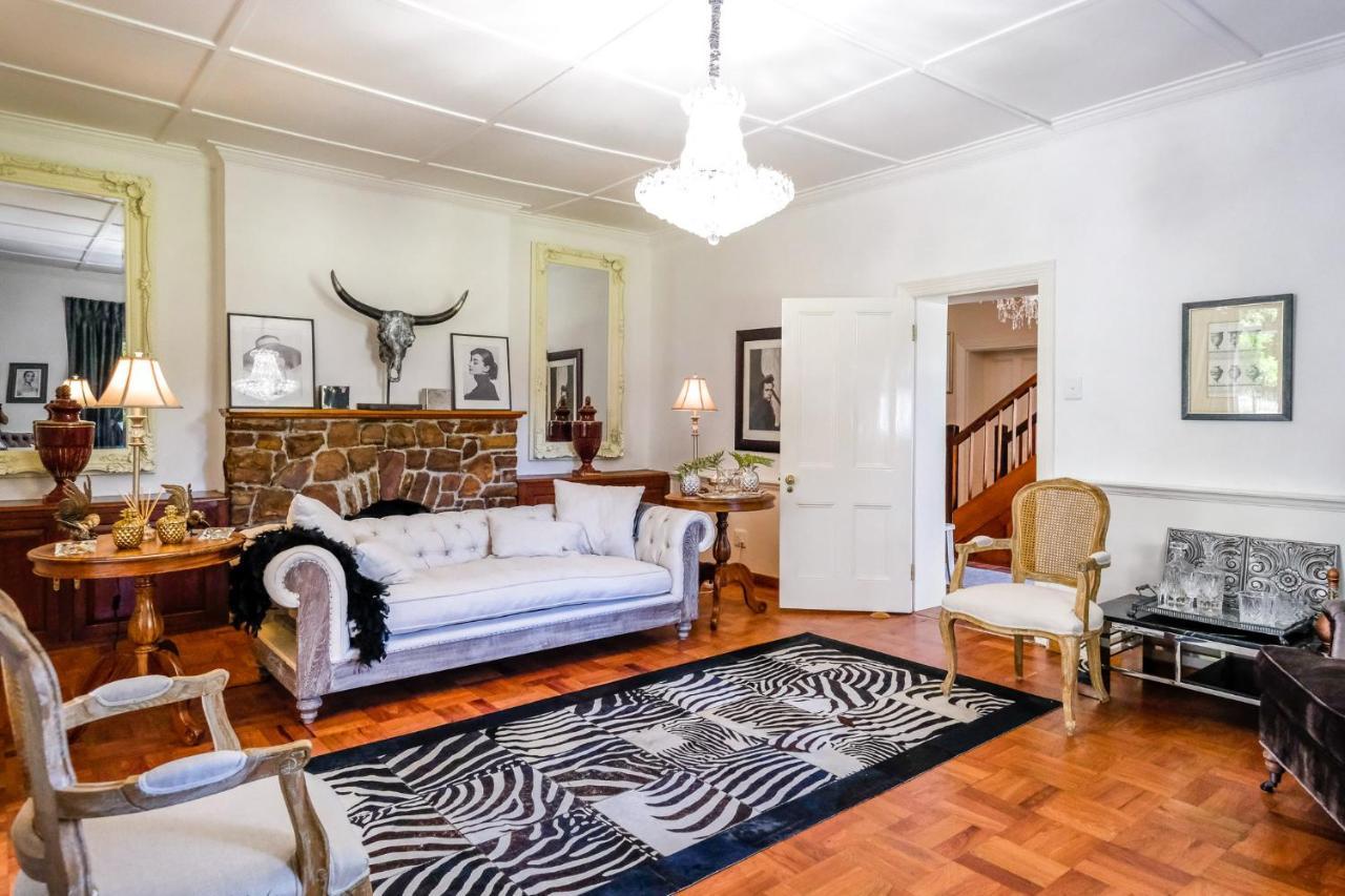 Oude Berg Guesthouse - 10 Caledon Street Джордж Екстериор снимка
