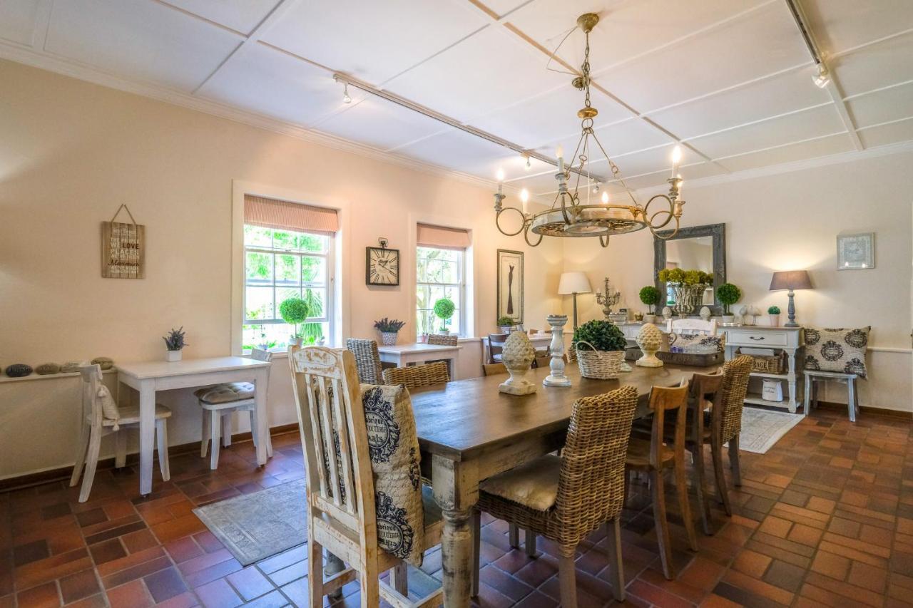 Oude Berg Guesthouse - 10 Caledon Street Джордж Екстериор снимка